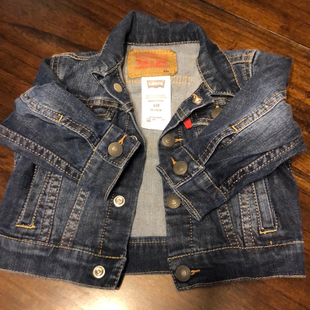 NWOT Levi’s denim jacket
